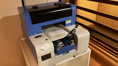 japanese buyer buy the small uv printer